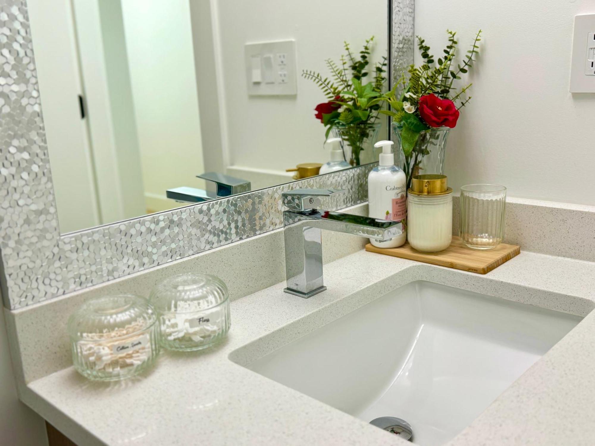 The Sunset Haven- Cozy 2Br Basement Suite Near White Rock Surrey Kültér fotó