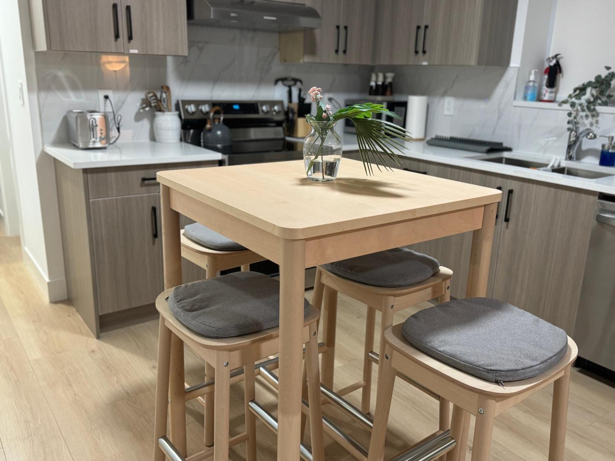 The Sunset Haven- Cozy 2Br Basement Suite Near White Rock Surrey Kültér fotó